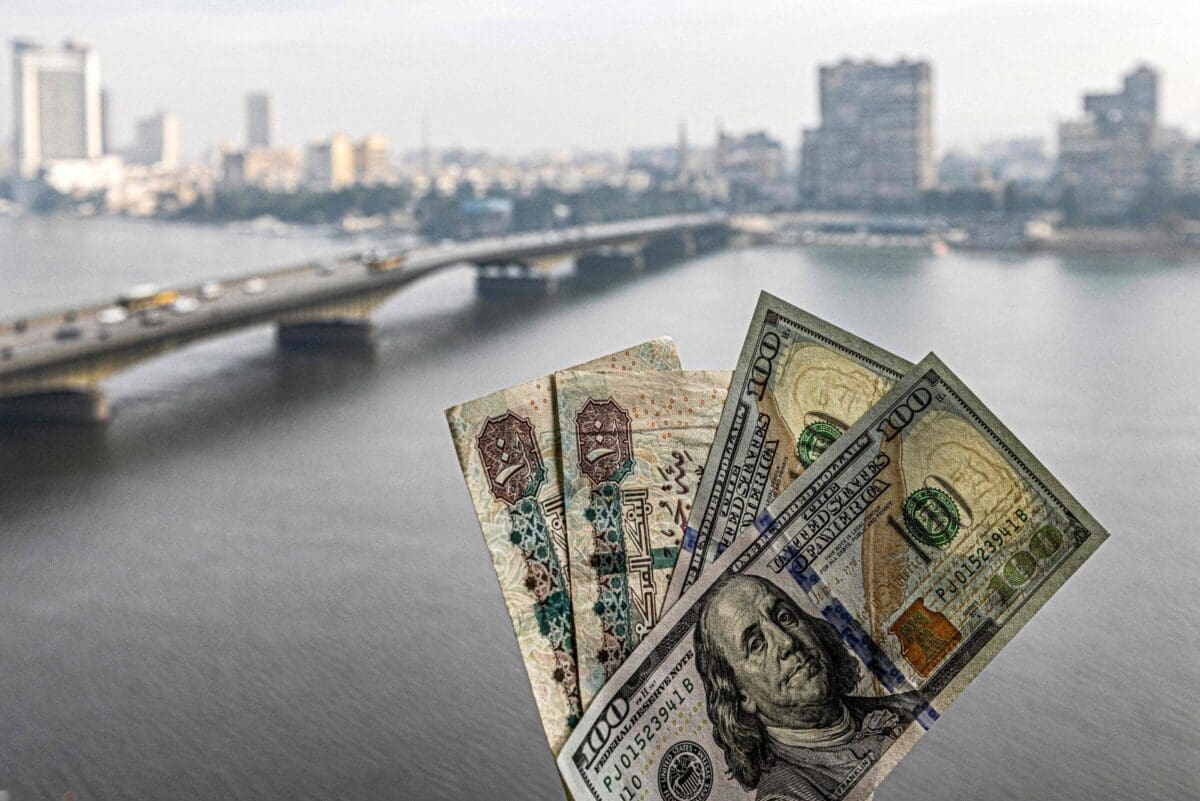 Reports Currency Traders Lure Tourists In Egypt Into Black Market 