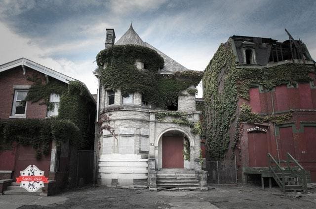 The Temple Haunted Mansion in Detroit، Michigan، was the site of a triple murder in August 1942.
