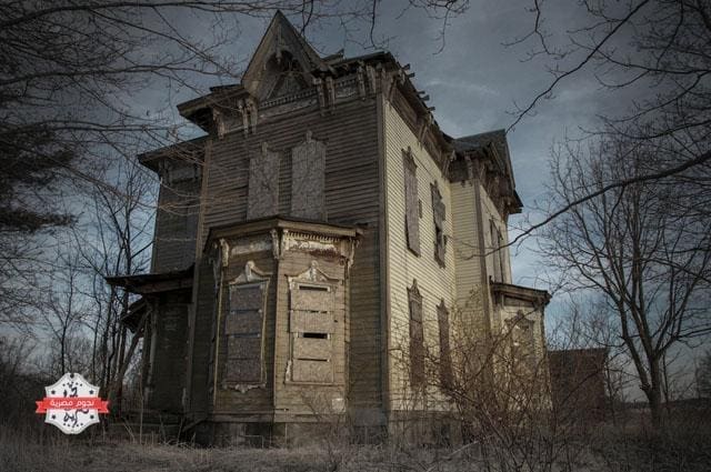 The Nova House، Youngstown، Ohio. Benjamin Albright shot and killed his son by accident and then killed himself and his wife in 1958. The home has been vacant ever since and still has personal belongings inside.