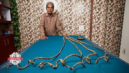 هندي لم يقص أظافره 62 عاما ويدخل موسوعة جينيس