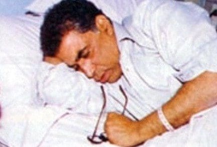 أحمد زكى أثناء علاجه