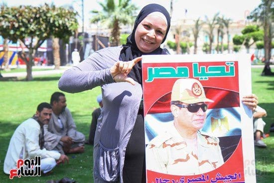42016251421223احتفالات-المواطنين-بتحرير-سيناء-ميدان-عابدين-(3)