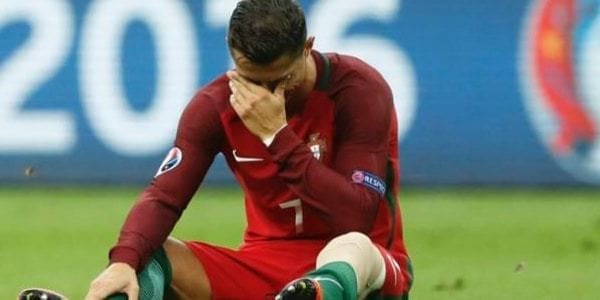 صور كريستيانو رونالدو وهو يبكي في مبارة البرتغال وفرنسا