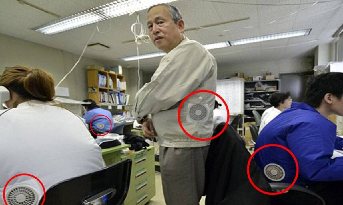 أحدث إختراعات اليابان مكيف داخل الملابس للهروب من الحر الشديد