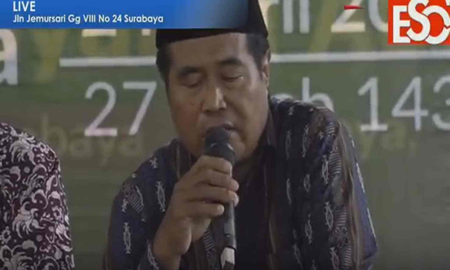 وفاة أشهر المقرئين في إندونيسيا وهو يتلو آيات من القرآن الكريم أمام الحاضرين