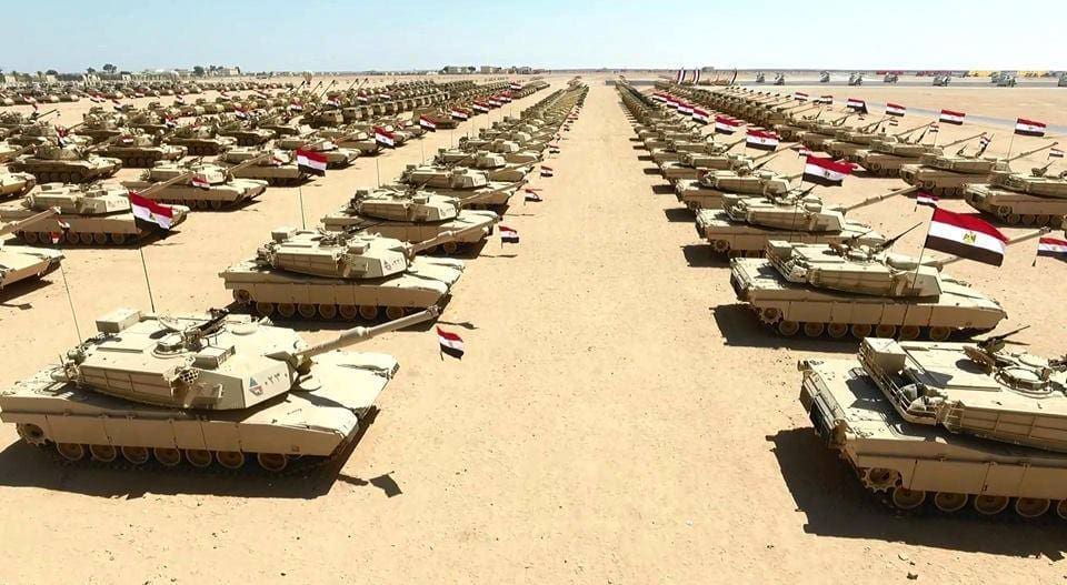 السيسي يشهد افتتاح قاعدة محمد نجيب العسكرية