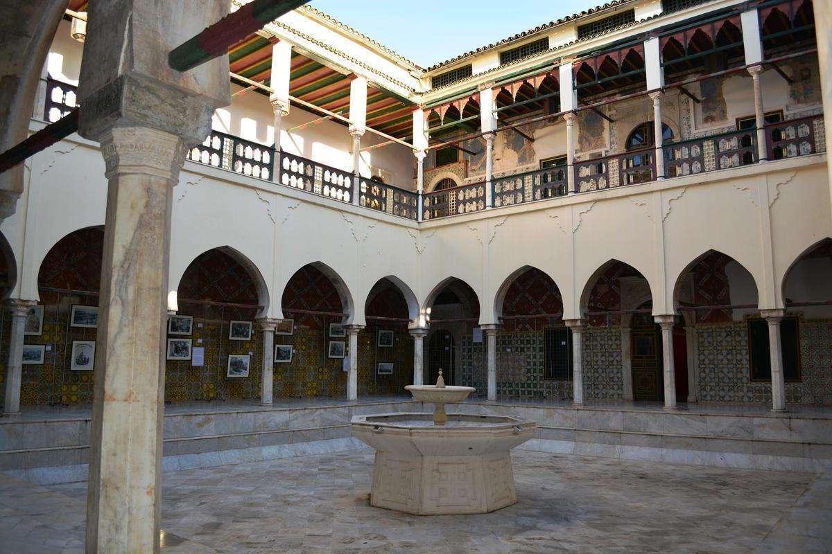 قصر أحمد باي