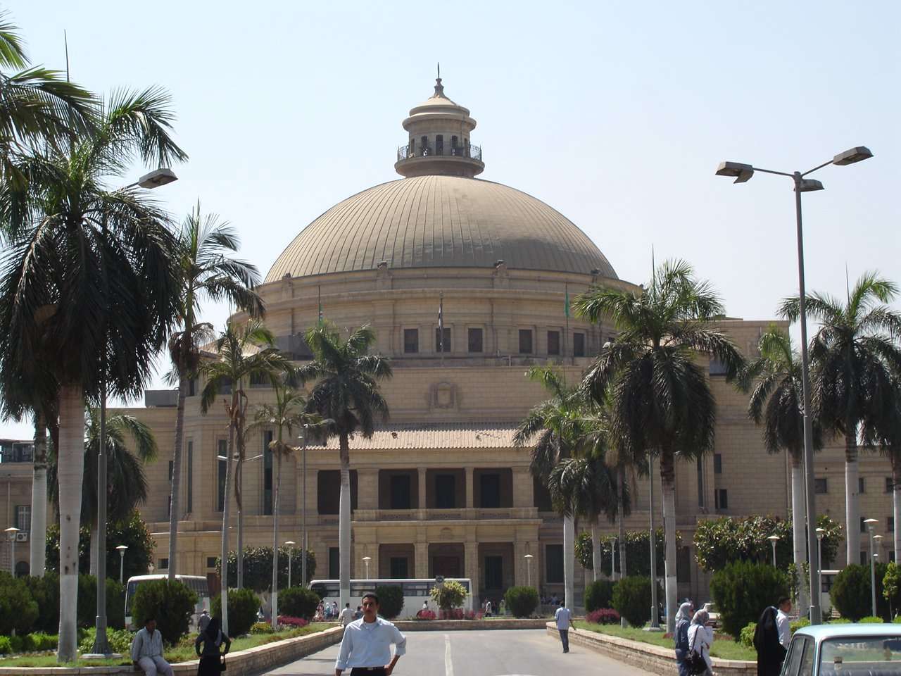 كلية الطب بجامعة القاهرة