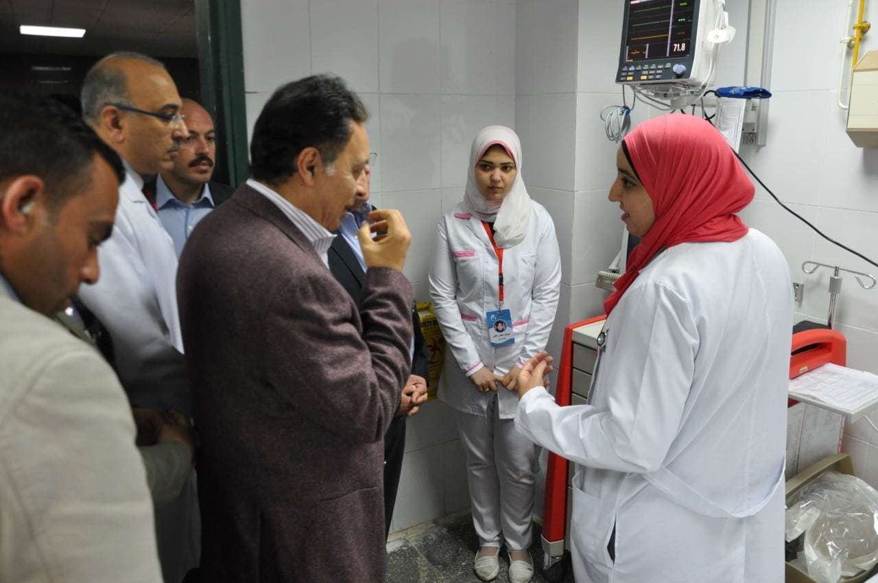 وزير الصحة المصري - دراسة الطب خمس سنوات