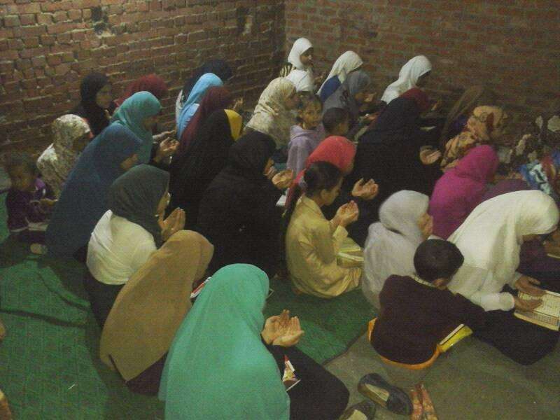 طالبات البدرشين في حفظ القرآن أثناء ختم القرآن اهداءا لشيماء صبري