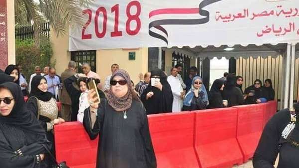 إقبال كبير للناخبين المصريين بالسعودية للتصويت في الانتخابات الرئاسية 2018