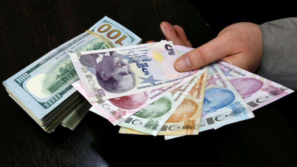 انخفاض سعر الليرة التركية أمام الدولار الأمريكي
