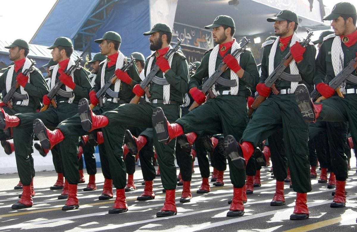 الحرس الثوري الإيراني وهجوم مسلح على العرض العسكري بالأهواز