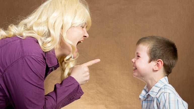 كيفية معالجة الصراخ والغضب الذي ينتاب الأطفال
