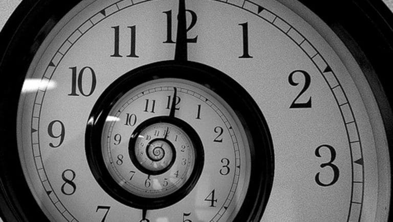 السفر عبر الزمن ونظرية مفارقة الجد، 7 حقائق شيقة جداً عن الزمن وإمكانية السفر من خلاله