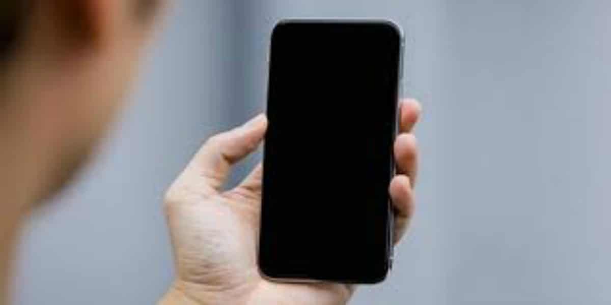 طرق إصلاح الشاشة السوداء في هواتف آندرويد