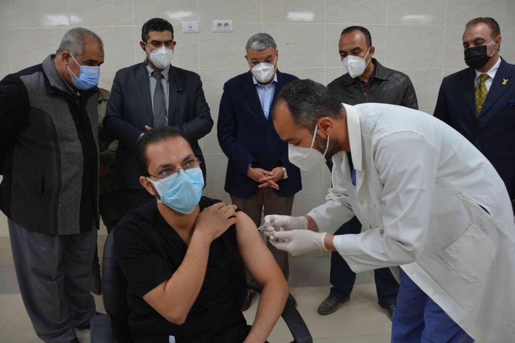 أماكن الحصول على تطعيم لقاح كورونا في مصر وطريقة حجز اللقاح