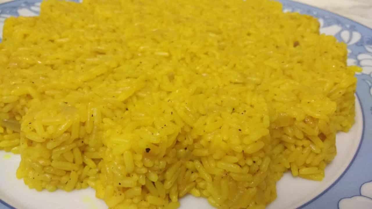 الأرز الأصفر بالدجاج