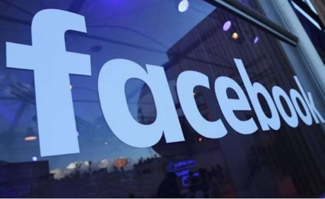 عاجل| بيان جديد من فيس بوك عن سبب انقطاع الخدمة