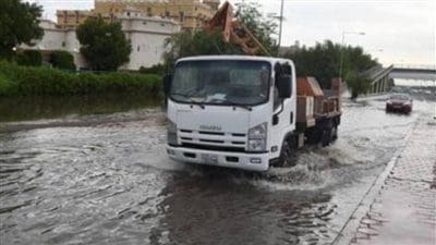 إدارة الأزمات بالبحر الأحمر تحذر السائقين من تساقط الأمطار 