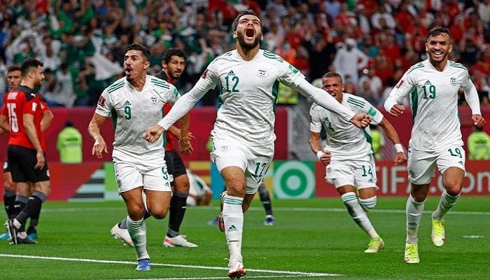 القنوات المجانية الناقلة لمباراة منتخب الجزائر وسيراليون في أمم أفريقيا 2022 1 11/1/2022 - 1:49 ص