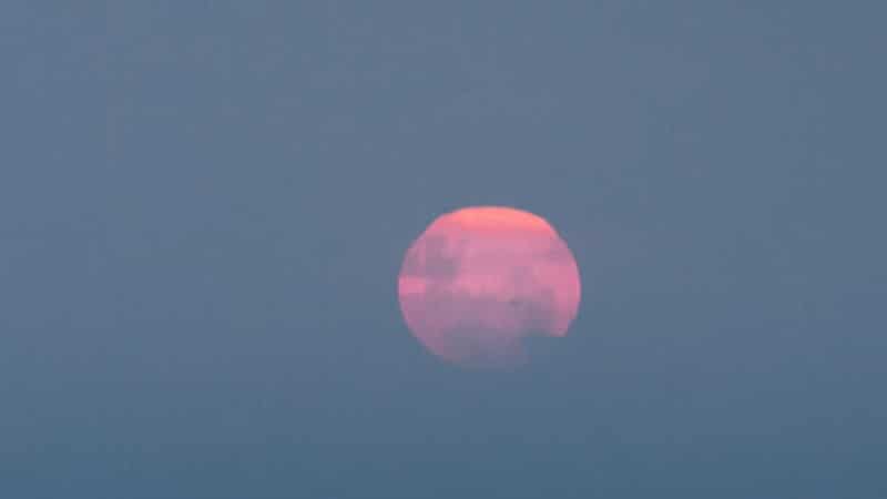  السماء على موعد مع القمر الوردي وظاهرة فلكية ربيعية في ابريل