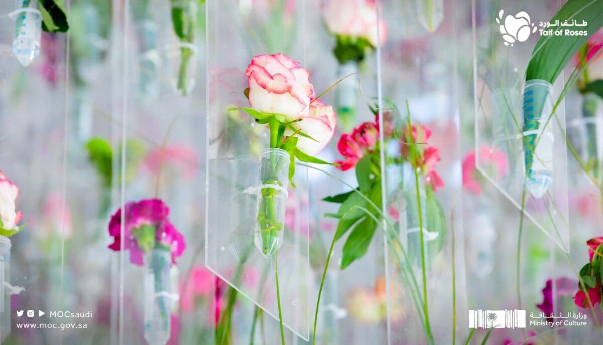 «سلة طائف الورد».. تدخل موسوعة جينيس كأكبر سلة ورد في العالم