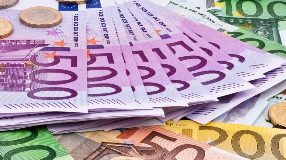 سعر اليورو اليوم الاثنين 27 يونيو 2022 مقابل الجنيه المصري