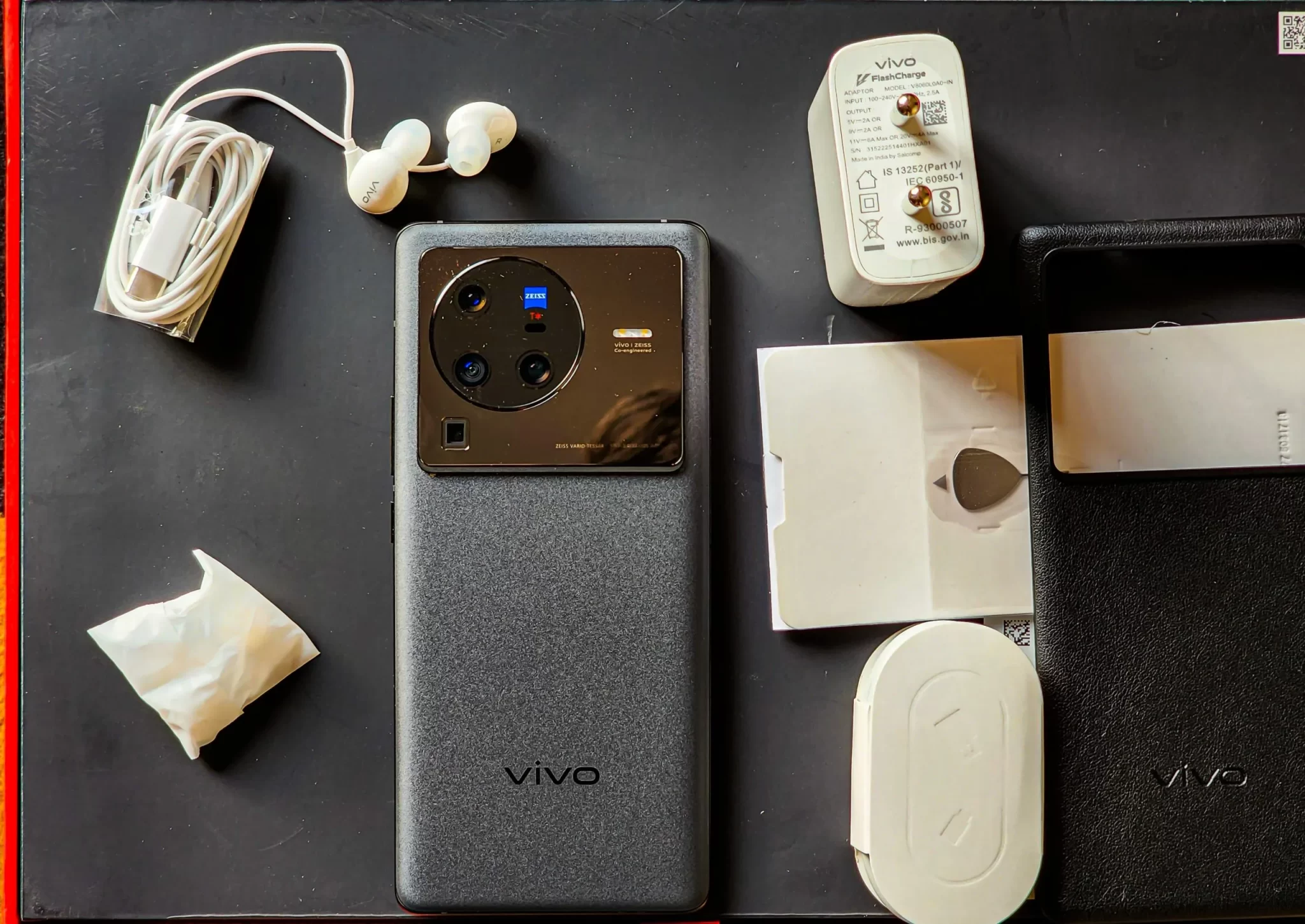 Vivo تواصل إبداعها بإطلاقها أحدث هواتفها الشبابية Vivo X80 Pro بإمكانيات "رائعة"