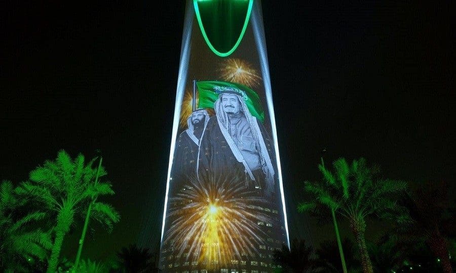 كم عدد أيام إجازة اليوم الوطني السعودي 92 للقطاعين الحكومي والخاص؟