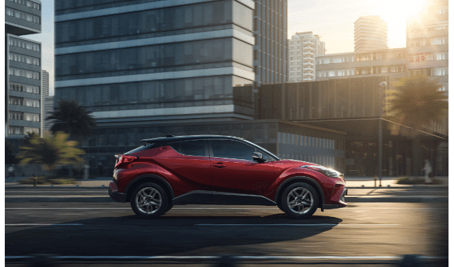 مراجعة تويوتا Toyota C-HR 2022 المواصفات والمميزات والعيوب والأسعار