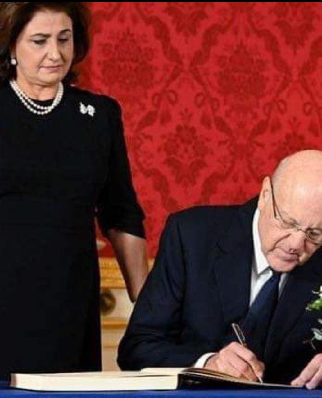 الرئيس اللبناني في عزاء الملكة إليزابيث