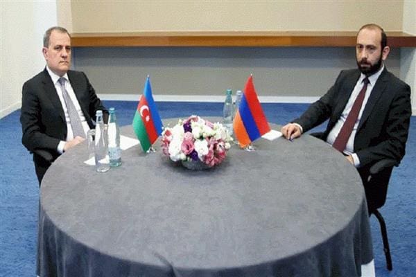 وزير الخارجية الأذربيجانية يبحث مع نظيره الأرميني عقد مفاوضات السلام