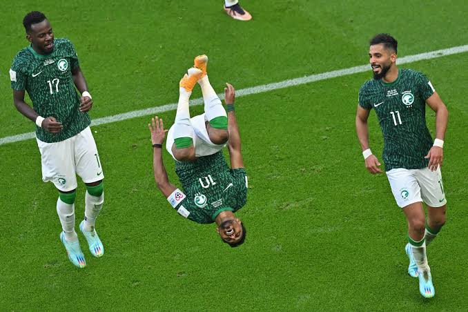 احتفال المنتخب السعودي بعد الفوز التاريخي على منتخب الارجنتين في بطولة كأس العالم 2022 قطر 