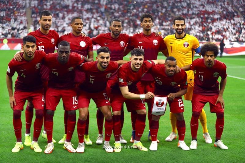 المنتخب القطري الذي ظهر بصورة متواضعة في أولى مبارياته
