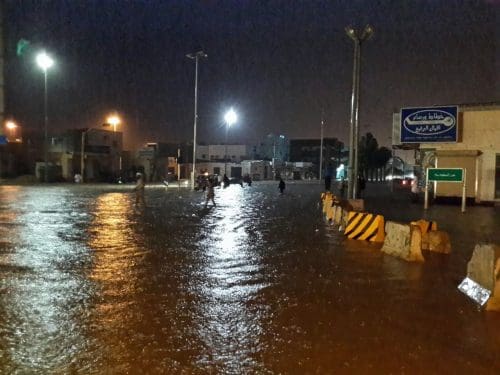 عاجل| الدفاع المدني يُحذر من أمطار رعدية حتى السبت.. ويوجه تحذير هام للمواطنين والمقيمين