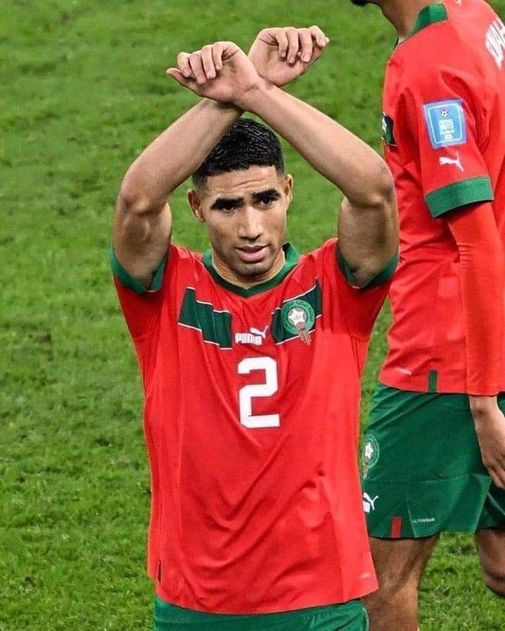 حركة اعتراض اللاعب المغربي اشرف حكيمي