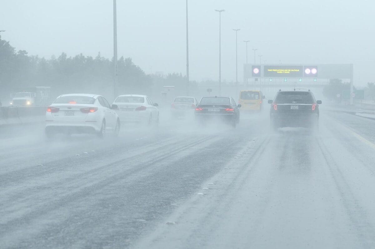 حالة الطقس في الكويت غدًا الأربعاء بعد الأمطار الغزيرة والرعدية التي ضربت مناطق كثيرة