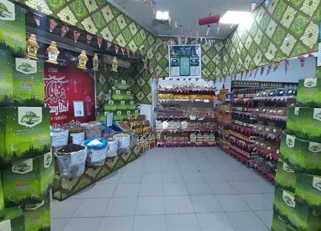 محافظ الشرقية يوجه بمتابعة حركة البيع والشراء داخل معارض "أهلا رمضان"