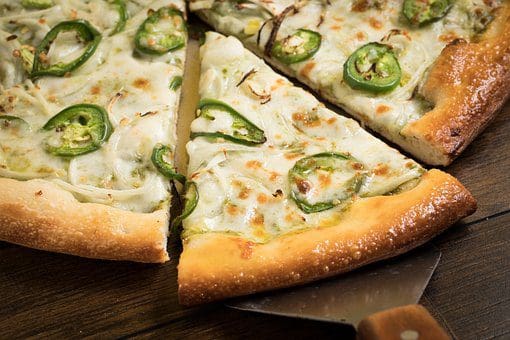 طريقة تحضير البيتزا بطريقة سهلة وسريعة