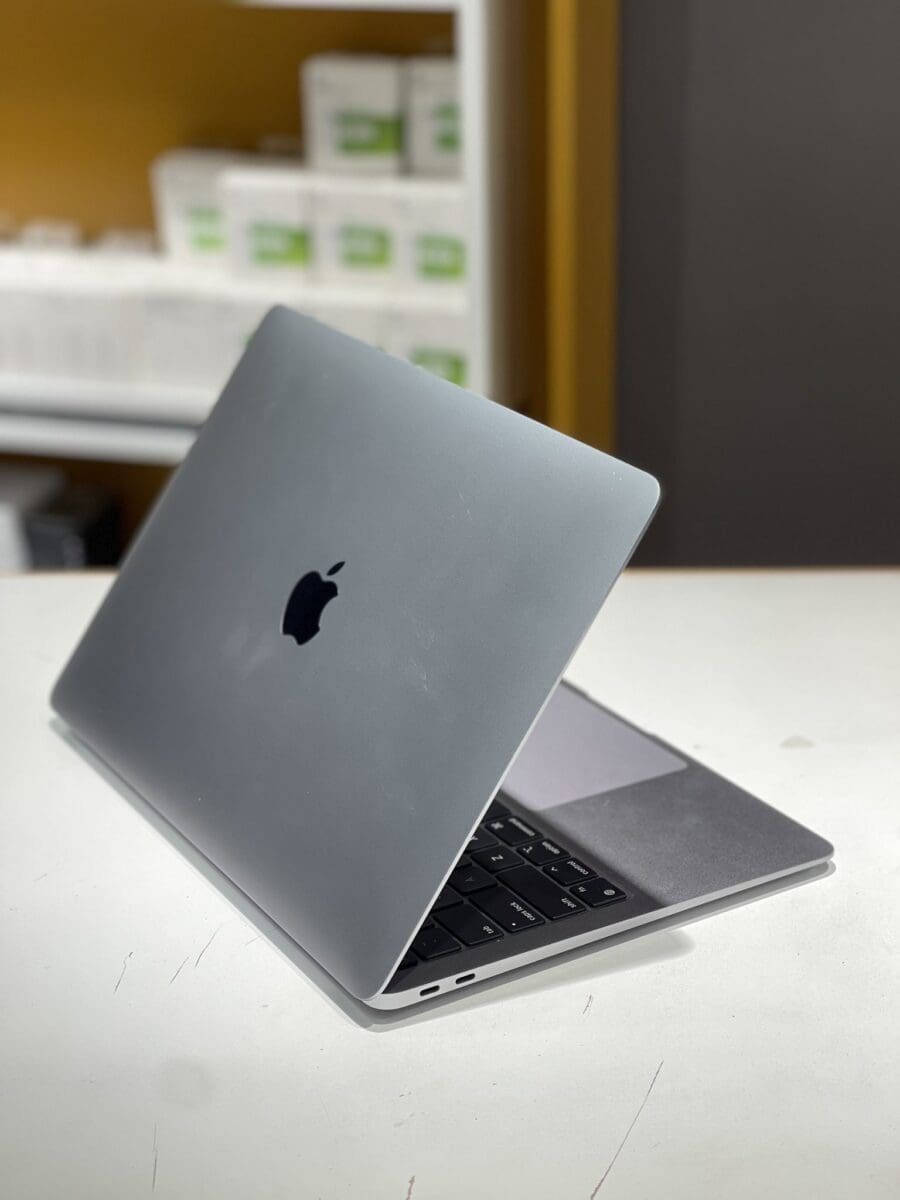 مواصفات MacBook Air M1