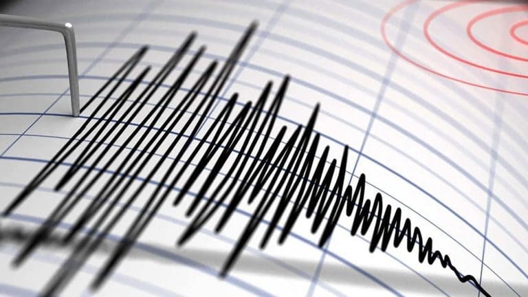 شهدت سلطنة عمان صباح اليوم الأحد زلزلاً بقوة 4.1 درجة، ضرب وسط شرق البلاد،