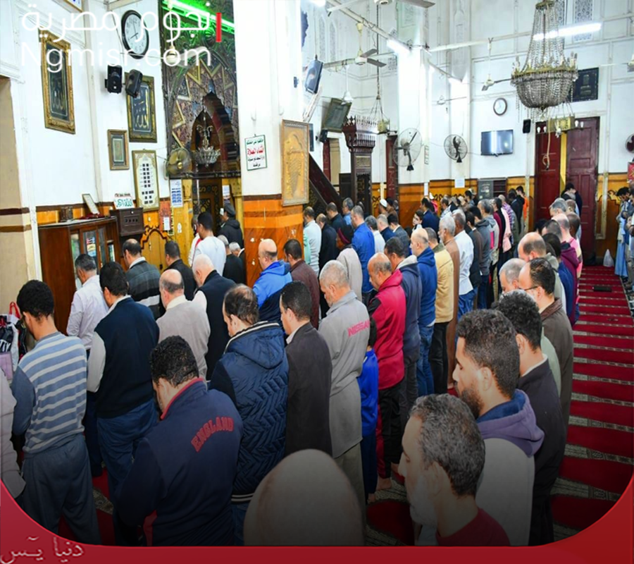 صلاة التراويح في مسجدي الحسين وعمرو بن العاص