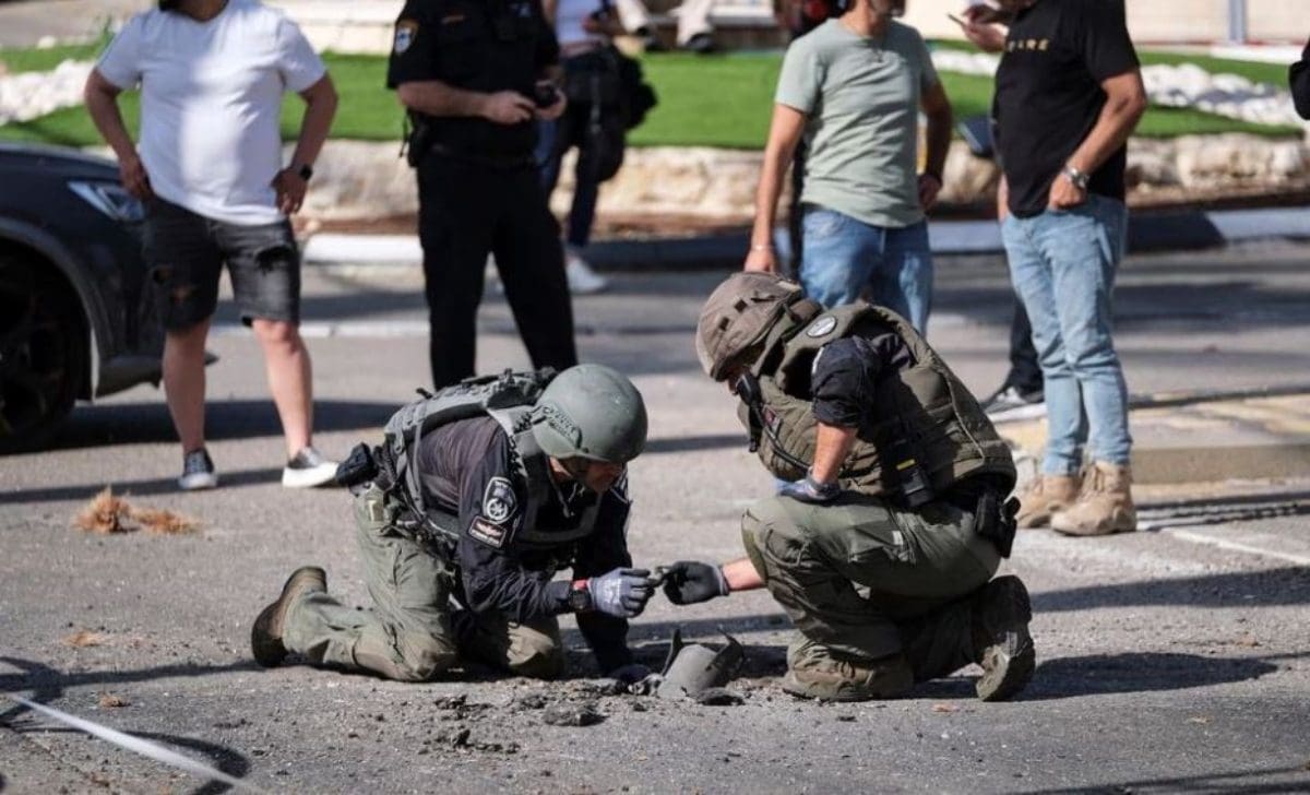 نتنياهو يتوعد "الأعداء سيدفعون الثمن" بعد إطلاق عشرات الصواريخ من لبنان إلى إسرائيل