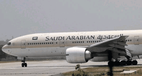 الخطوط السعودية توضح.. إحدى طائراتنا قد تعرضت للمخاطر بمطار الخرطوم اليوم