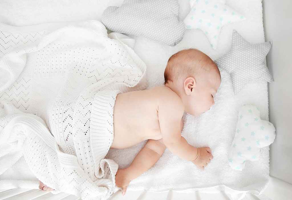 أسباب كثرة تحرك الطفل أثناء النوم