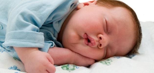 عدد ساعات نوم الرضيع