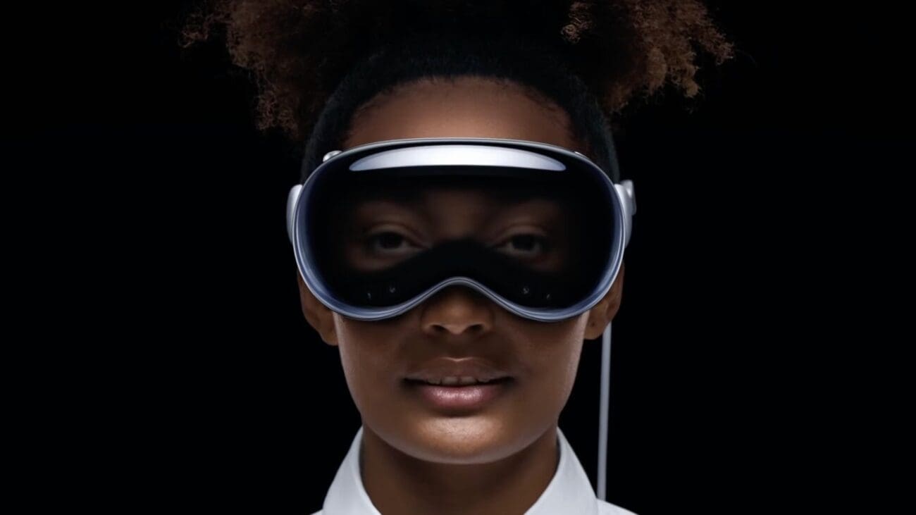 نظارة "فيرجن برو" لدمج العالم الافتراضي بالحقيقي