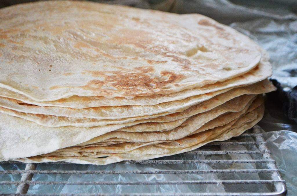 طريقة عمل العيش السوري أو خبز الصاج بخطوات بسيطة