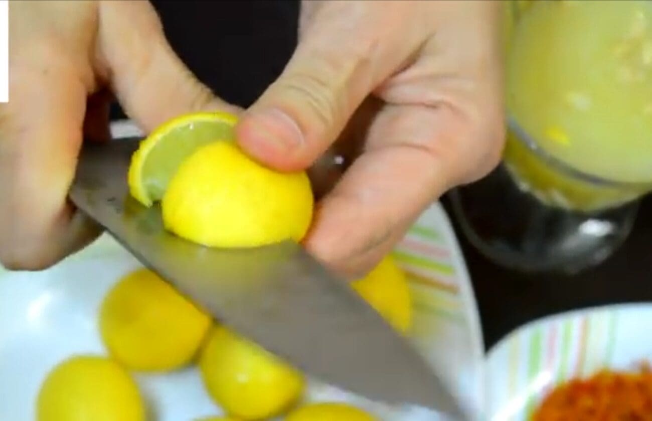 طريقة عمل الليمون المعصفر 